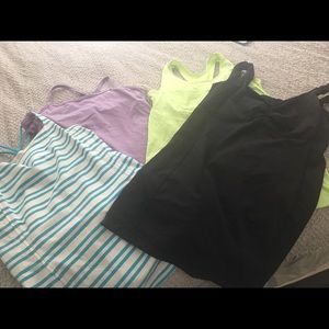 Lululemon lot of 4 tanks
